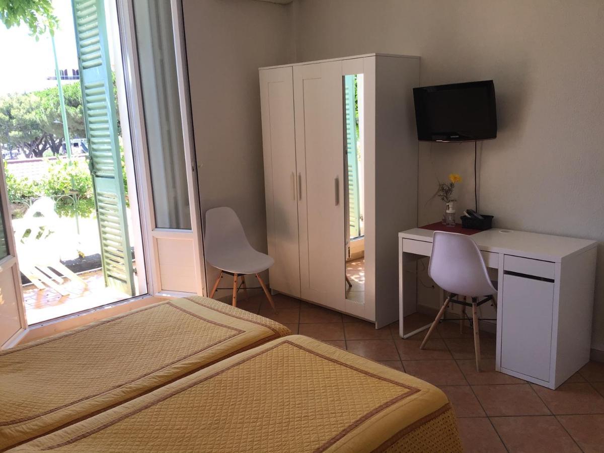 Hotel L'Ilot Fleuri Le Lavandou Esterno foto